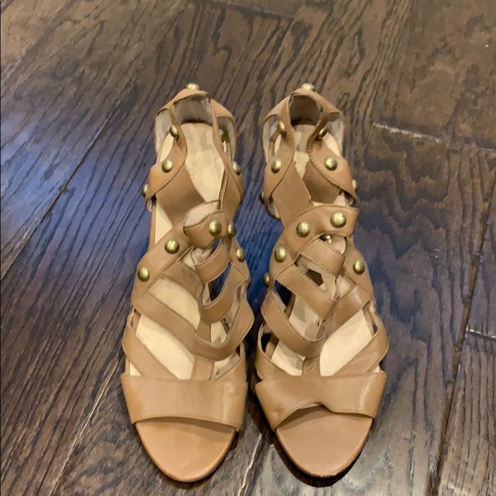 Boutique brown heel